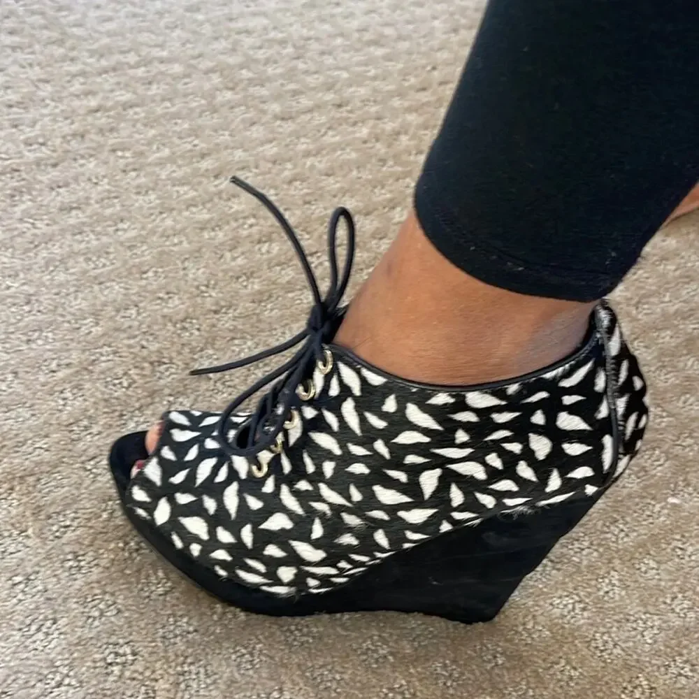 Diane Von Furstenberg Open Toes Wedge Ankle Boots Animal Print Size 8.5 M
